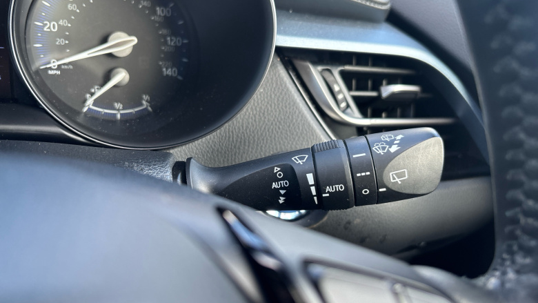 Toyota C-HR 1.8 Hybrid Design 5dr CVT Hybrid Hatchback